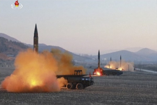 ΗΠΑ: Μεταφορά του συστήματος πυραυλικής άμυνας THAAD στη Ν. Κορέα
