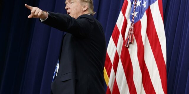 Τραμπ: Σύμβουλος του Ομπάμα διέπραξε έγκλημα