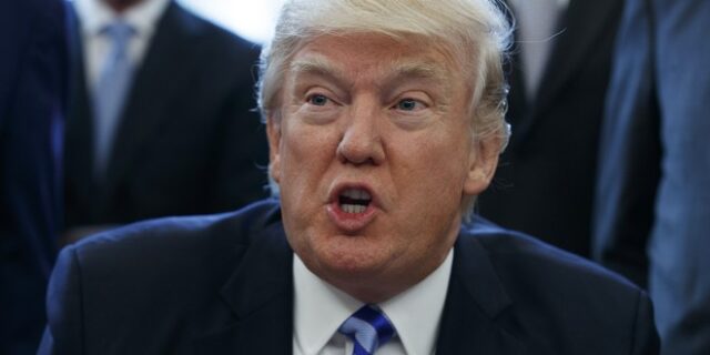 ΗΠΑ: O Τραμπ ανέστειλε την προστασία των προσωπικών δεδομένων στο διαδίκτυο