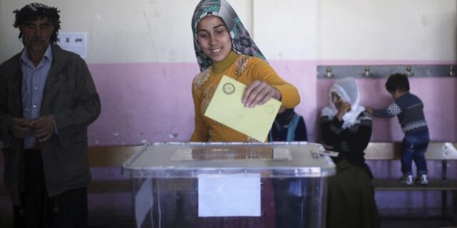 Δικηγορικοί σύλλογοι Τουρκίας: Παράνομη η καταμέτρηση μη σφραγισμένων ψηφοδελτίων