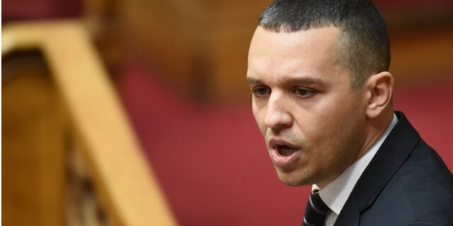 Στο κενό η αγωγή Κασιδιάρη κατά της ανακρίτριας της Χρυσής Αυγής