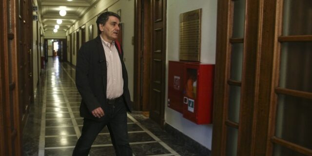 Εσωκομματικό μασάζ για τα νέα μέτρα