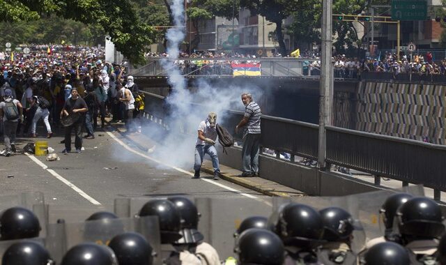 Βενεζουέλα: Πώς κατέρρευσε ο παράδεισος του πετρελαίου