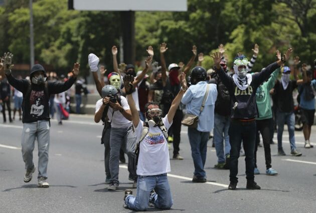 Βενεζουέλα: Δύο νεκροί, ο ένας 13χρονος, σε διαδηλώσεις κατά του Μαδούρο