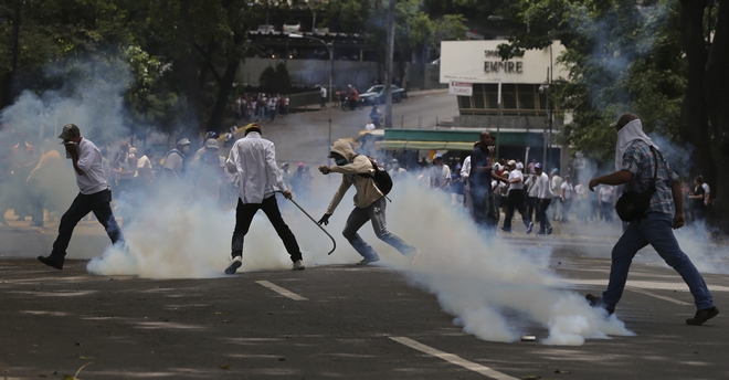 Βενεζουέλα: Νεκρός 17χρονος με σφαίρες στο κεφάλι σε πορεία