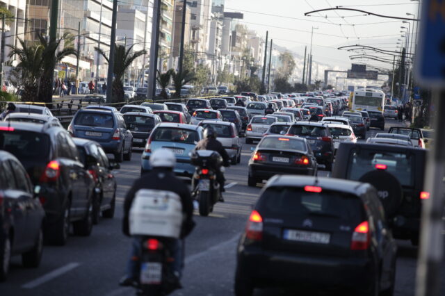 Απάτη με πολυτελή αυτοκίνητα στην Αττική
