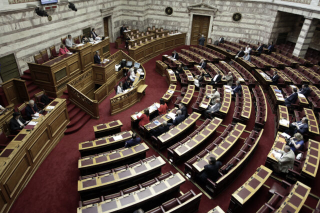 ‘Πέρασε’ το νομοσχέδιο για τους διευθυντές στα σχολεία