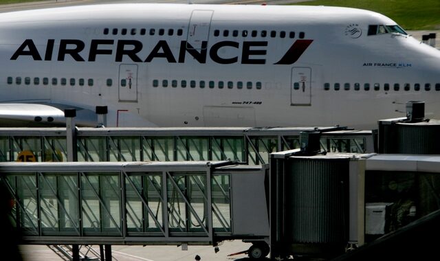 Συναγερμός σε πτήση της Air France: Το αεροσκάφος χτυπήθηκε από κεραυνό