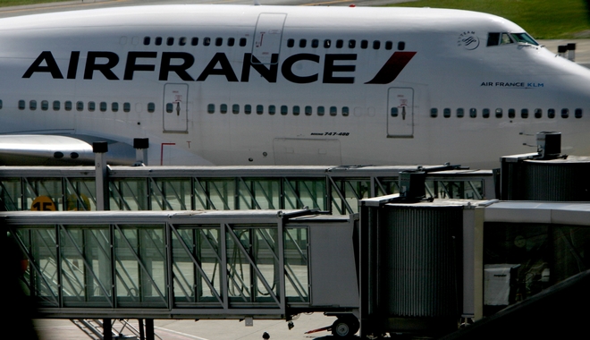 Συναγερμός σε πτήση της Air France: Το αεροσκάφος χτυπήθηκε από κεραυνό