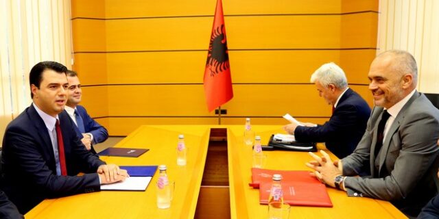 Αλβανία: Τα βρήκαν Έντι Ράμα και Λουλζίμ Μπάσα