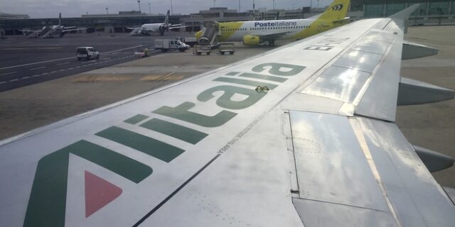 Η Alitalia τίθεται υπό επιτροπεία