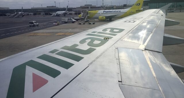Η Alitalia τίθεται υπό επιτροπεία