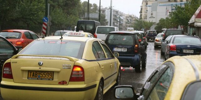 Κυκλοφοριακό χάος στους δρόμους της Αττικής