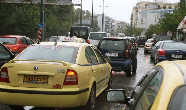 Κυκλοφοριακό χάος στους δρόμους της Αττικής