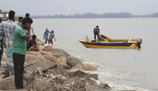Μπανγκλαντές: Δύο νεκροί από τον κυκλώνα Μόρα που ‘έπνιξε’ τη Σρι Λάνκα