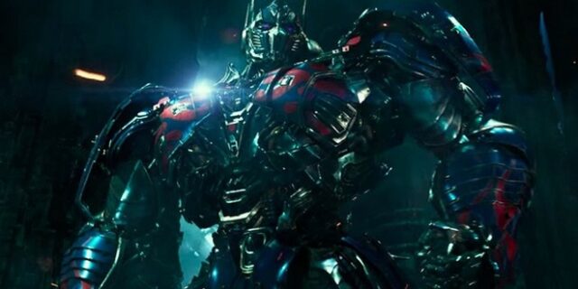 Το εκρηκτικό τελευταίο τρέιλερ του ‘Transformers: The Last Knight’