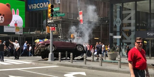 Νέα Υόρκη: Αυτοκίνητο έπεσε σε πεζούς στην Times Square