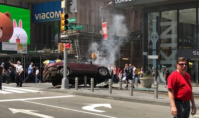 Νέα Υόρκη: Αυτοκίνητο έπεσε σε πεζούς στην Times Square