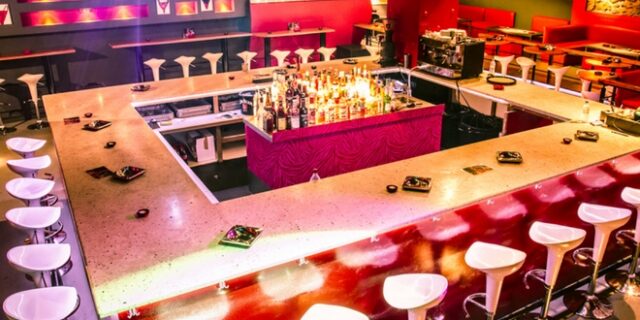 Στα άδυτα του Swingers κλαμπ στον Πειραιά. Κατέγραφαν ζευγάρια με κάμερες