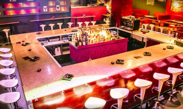 Στα άδυτα του Swingers κλαμπ στον Πειραιά. Κατέγραφαν ζευγάρια με κάμερες