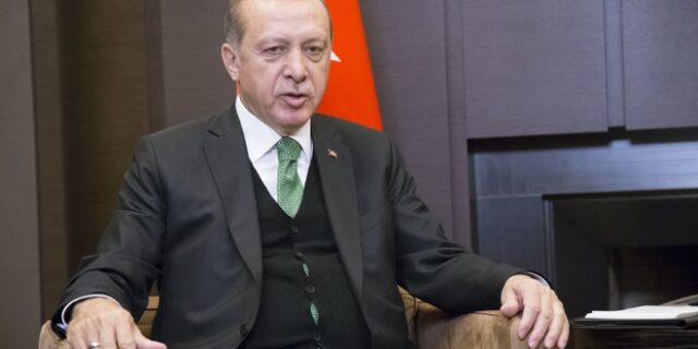 Συμφώνησαν να συναντηθούν Ερντογάν – Μακρόν