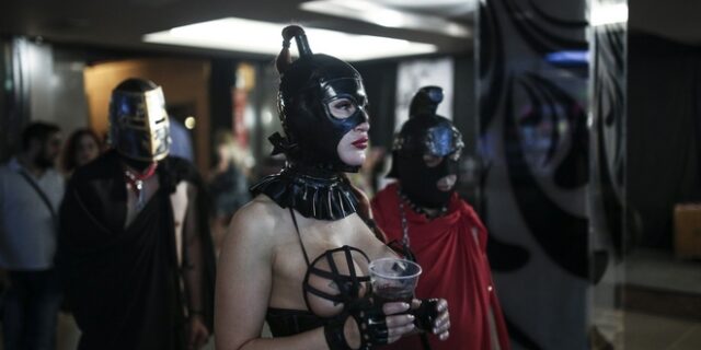 Όσα είδε ο φωτογραφικός φακός στo Erotic Art Festival