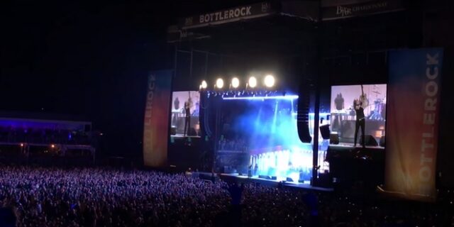 Ανατριχίλα: Τους έκοψαν το ρεύμα αλλά οι Foo Fighters συνέχισαν να παίζουν