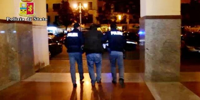 Μάνατζερ σούπερ μάρκετ άφηναν τη μαφία να κατευθύνει τις προμήθειες