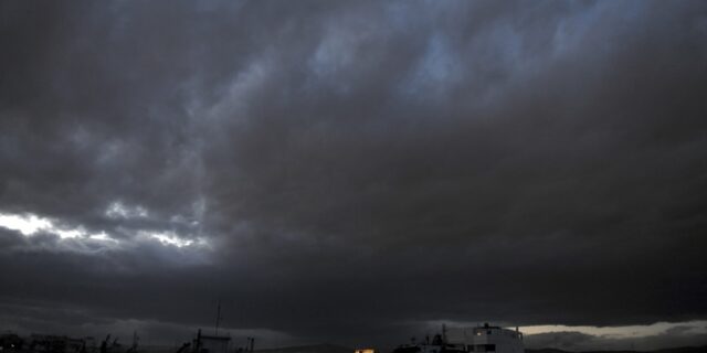 ‘Φθινοπωρινός’ καιρός με τοπικές βροχές