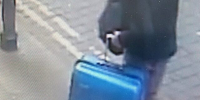 Μάντσεστερ: Οι αρχές αναζητούν την βαλίτσα του μακελάρη