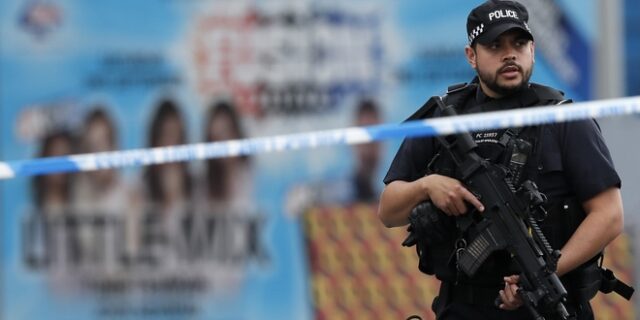 Επίθεση στο Μάντσεστερ: Ανθρωποκυνηγητό για τη σύλληψη συνεργών του δράστη