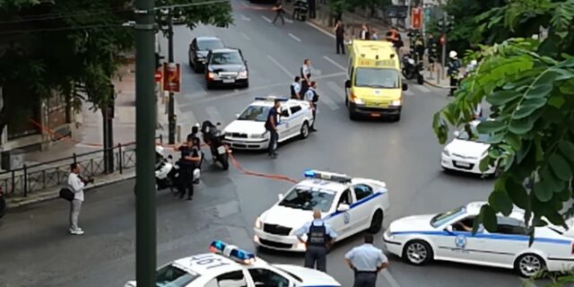 Βίντεο ντοκουμέντο: Η στιγμή της μεταφοράς του Λουκά Παπαδήμου