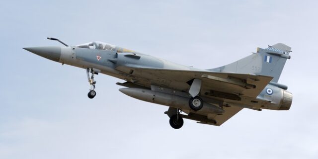 Πτώση Mirage 2000: Συλλυπητήρια και φόρος τιμής από την πολιτική ηγεσία στον πιλότο