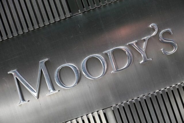 Moody’s: Η συμφωνία φέρνει πιο κοντά την ελάφρυνση χρέους