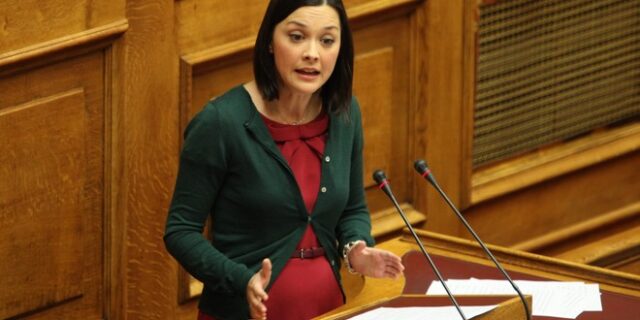 Σε τροχαίο ενεπλάκη, η πρώην βουλευτής του ΠΑΣΟΚ, Νάντια Γιαννακοπούλου