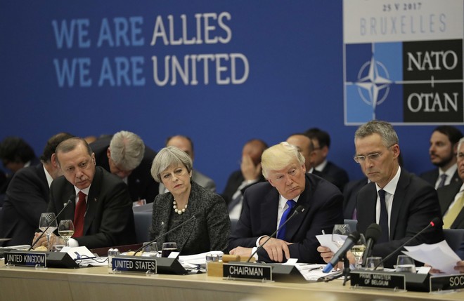 Τραμπ: Το ΝΑΤΟ πρέπει να αντιμετωπίσει μετανάστευση, τρομοκρατία και τη ρωσική απειλή