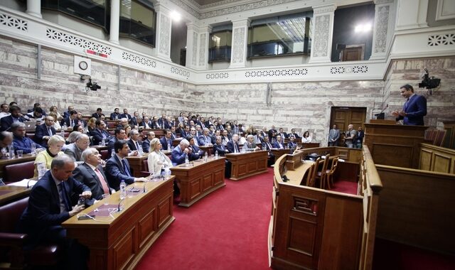 Τα εγκαίνια επί Καραμανλή
