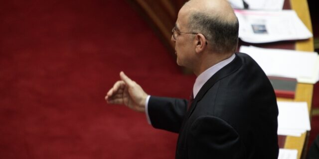 Δένδιας: Με χτύπησε ο Κασιδιάρης και με έβριζαν οι άλλοι