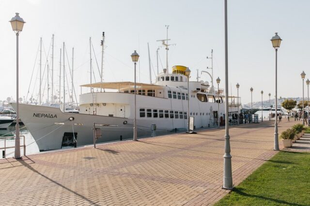 Το Πλωτό μουσείο ‘Νεράιδα’ στη Μαρίνα της Ζέας