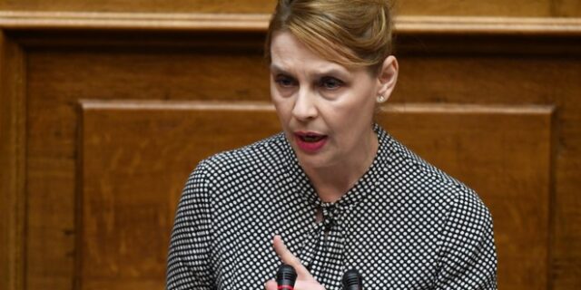 Λίγο πριν τη διαγραφή, ο άντρας της Παπακώστα μπήκε στο Μητρώο Νέων Στελεχών της ΝΔ