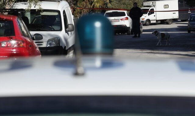 Αντιμέτωπος με τρεις ληστές ήρθε ηλικιωμένος στο σπίτι του στην Μάνδρα