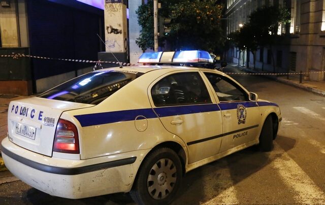Αγρία συμπλοκή για ένα κινητό, με αποτέλεσμα έναν νεκρό και έναν τραυματία