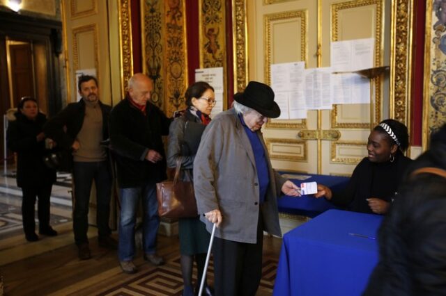 Exit polls εκτός Ευρώπης: Σαφής επικράτηση Μακρόν