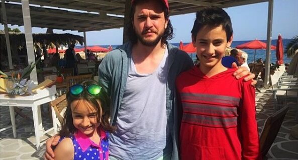 Το Game of Thrones στις Σπέτσες: Ο Jon Snow κάνει διακοπές στο νησί