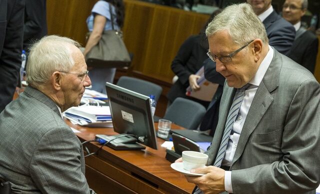 TAZ: O Σόιμπλε θα βασανίζει το AfD, όχι τους Έλληνες