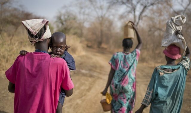 Σουδάν: Ο πόλεμος εκτοπίζει εκατομμύρια παιδιά