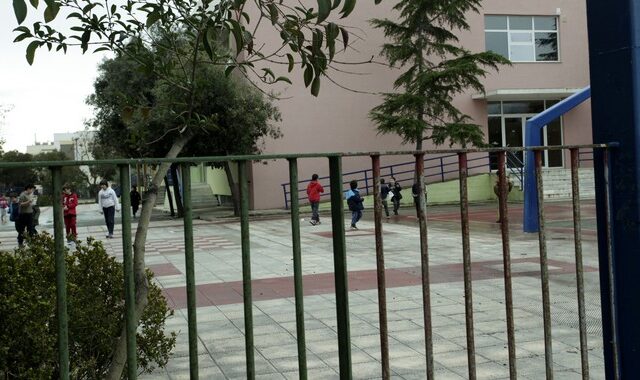 Πρώτο σχολικό κουδούνι με 15.371 αναπληρωτές στη θέση τους