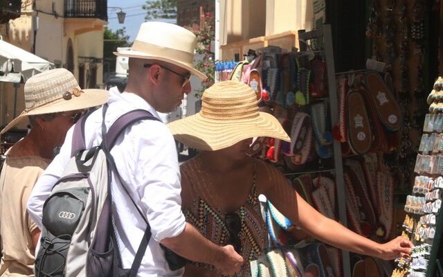 Business and Pleasure με στόχο την πάταξη της φοροδιαφυγής