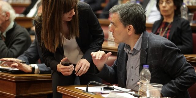 Διπλό μασάζ στους βουλευτές του ΣΥΡΙΖΑ