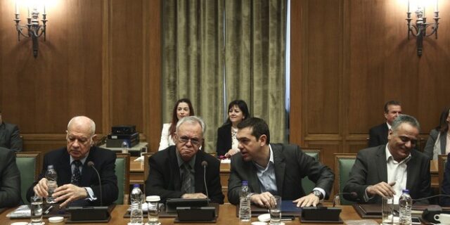 Τσίπρας στο υπουργικό: ‘Με τη συμφωνία πήραμε εξιτήριο από την επιτροπεία’